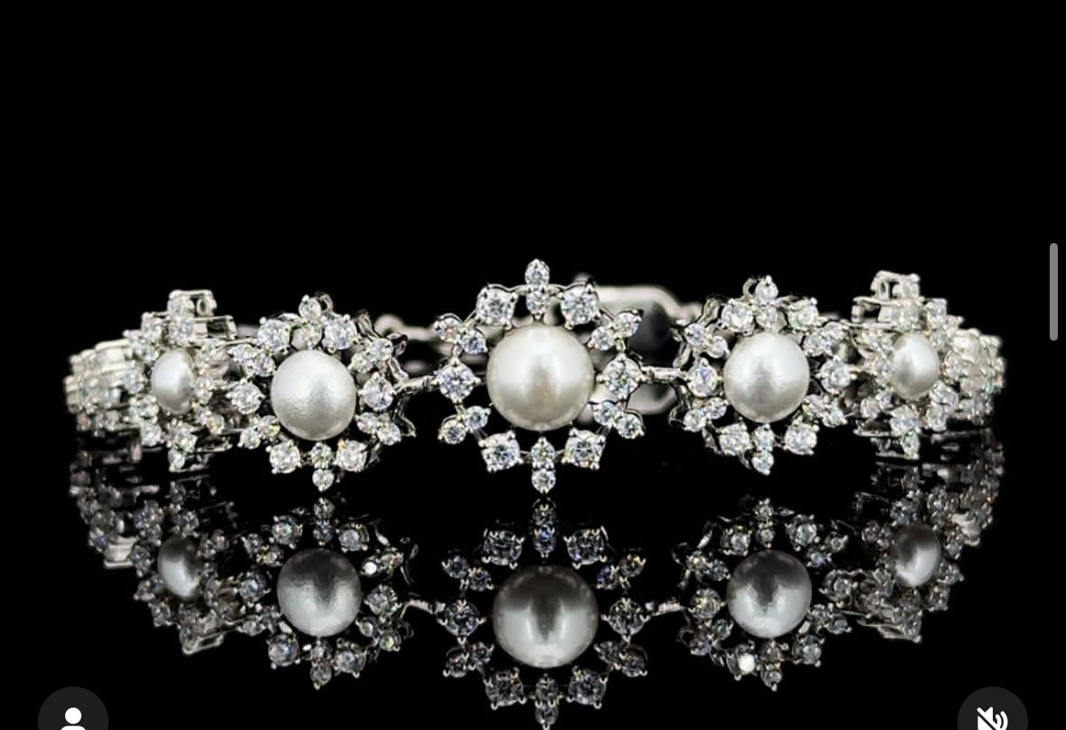 Snow Frost Empress Bracelet