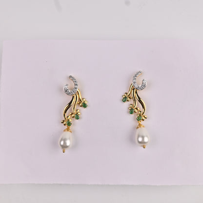 Pearlwood Grace Earring